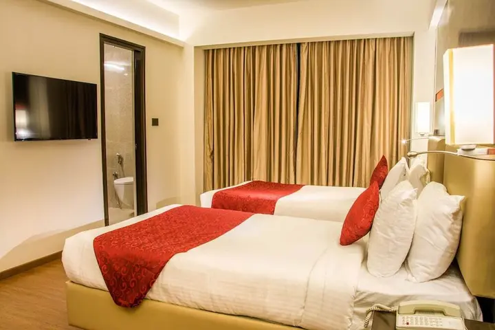 Висакхапатнам: V Hotel