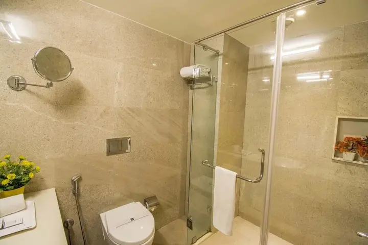 Висакхапатнам: V Hotel