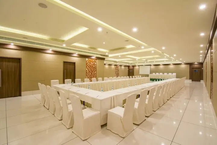 Висакхапатнам: V Hotel