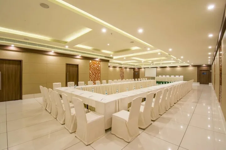 Висакхапатнам: V Hotel