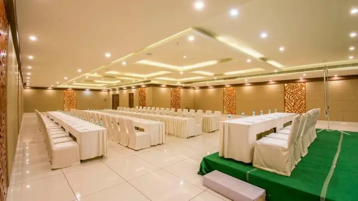 Висакхапатнам: V Hotel