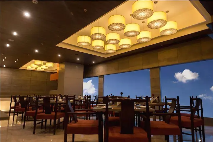 Висакхапатнам: V Hotel