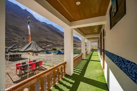 Каза: Zostel Spiti