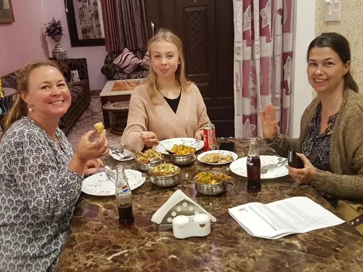 Агра: Rainbow Home Stay