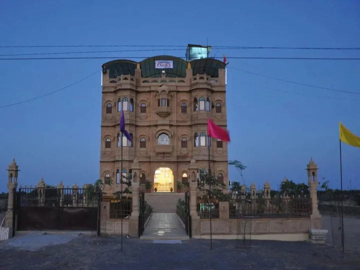Бармер: Hotel Yaduraj