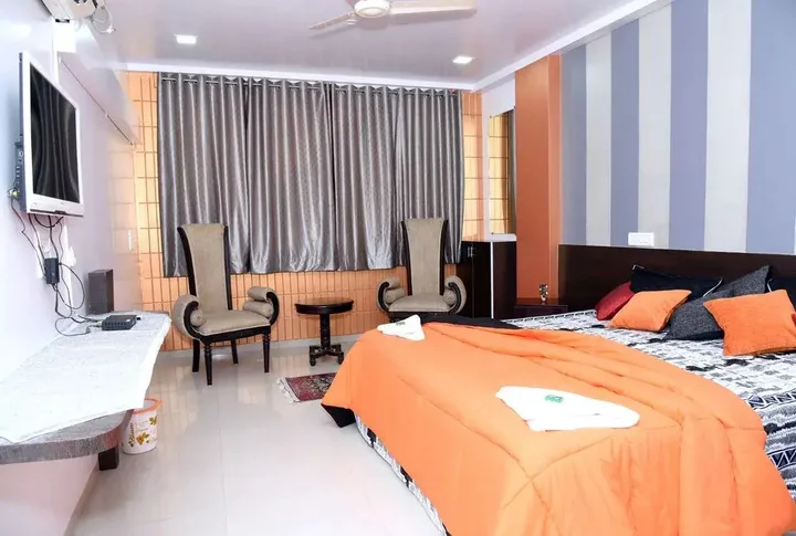 Нараяангаон: Hotel Tukson