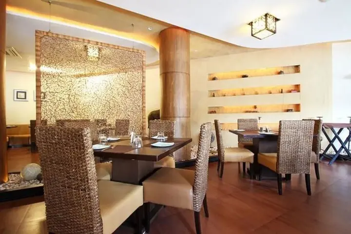 Нашик: Hotel Sai Saya