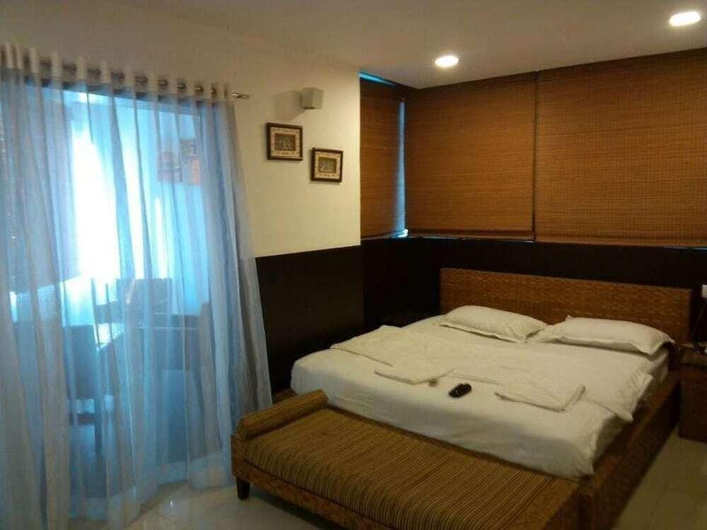 Нашик: Hotel Sai Saya