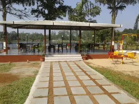 Сапутара: Savshanti Lake Resort
