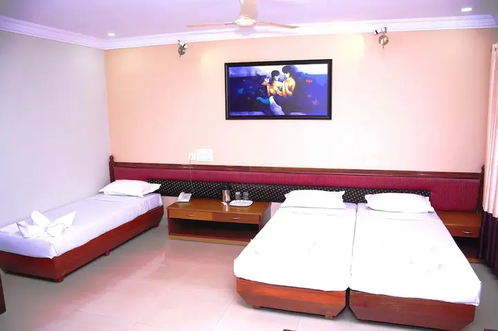 Кушалнагар: Hotel Pranav International