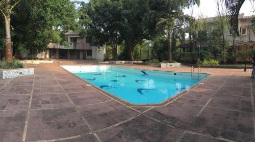 Хандала: 2 BHK Bungalow With Pool