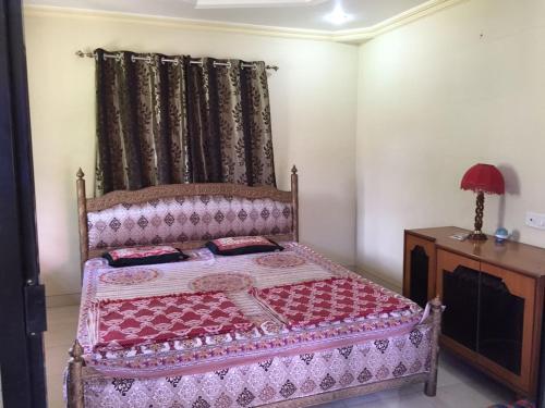 Хандала: 2 BHK Bungalow With Pool