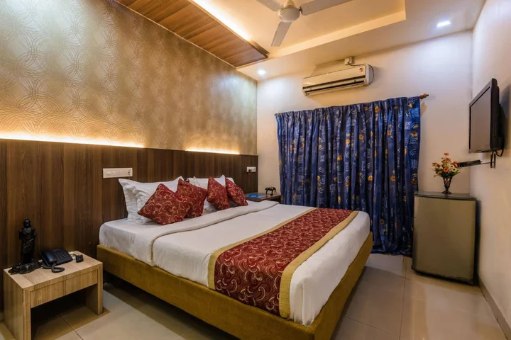 Панвель: Hotel Panchratna