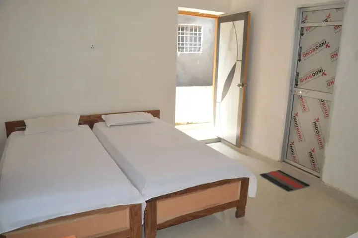 Бодх-Гая: Middle Way Home Stay