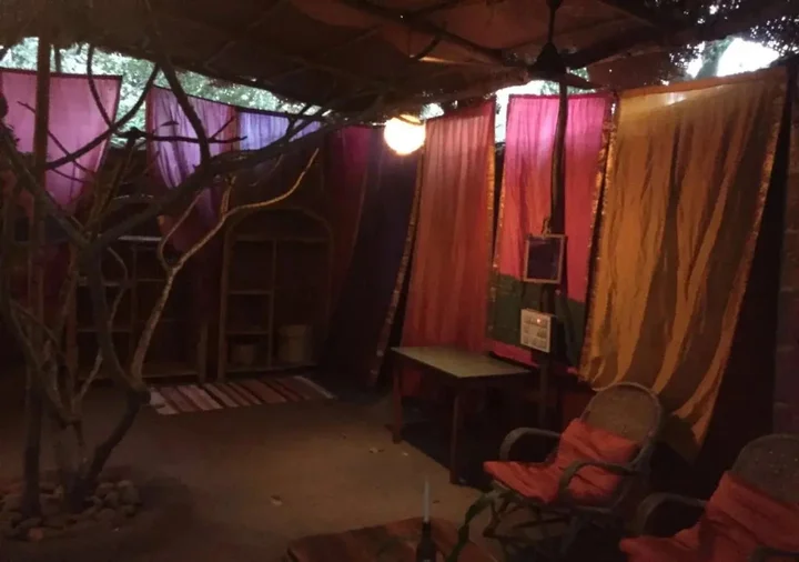 Вагатор: Chikoo House