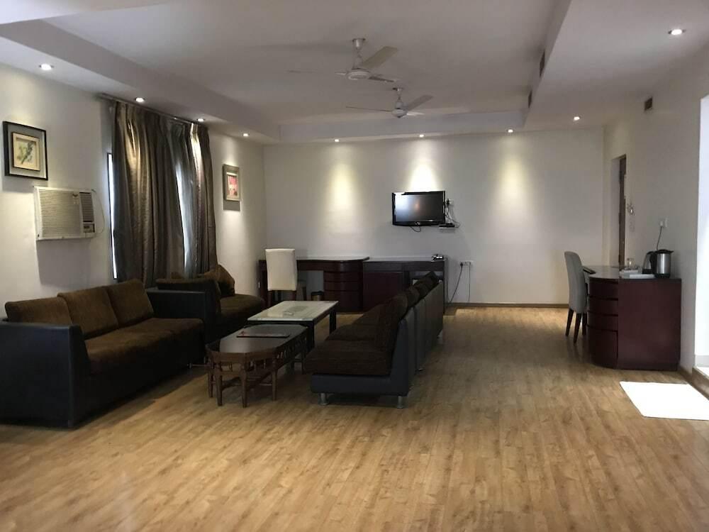 Фаридабад: Hotel Delite