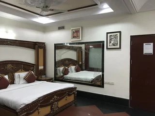 Фаридабад: Hotel Delite