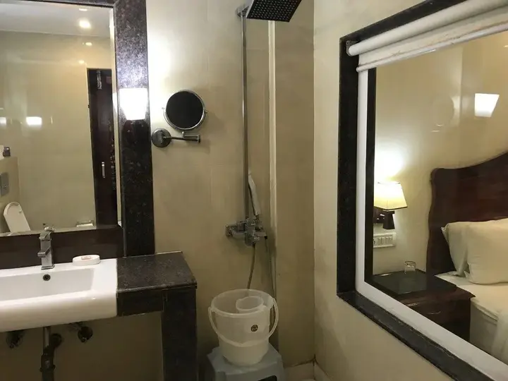Фаридабад: Hotel Delite