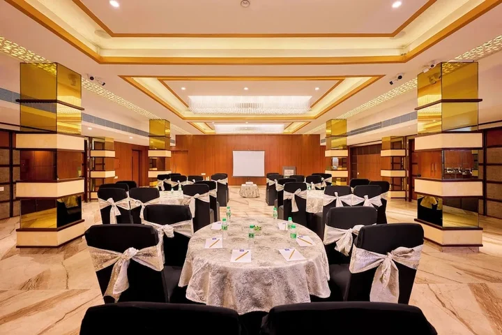Фаридабад: Hotel Delite