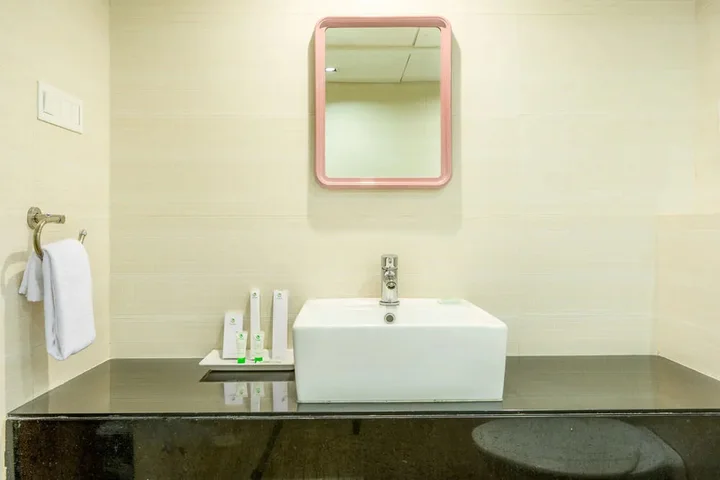 Пуна: Mint Koregaon Park