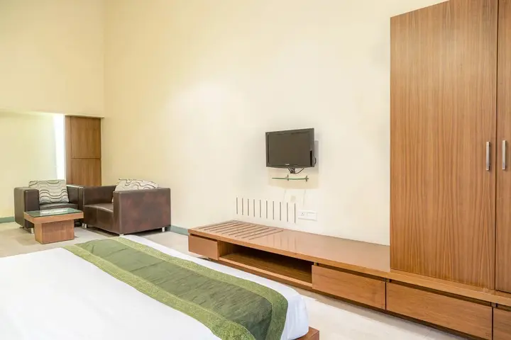 Пуна: Mint Koregaon Park