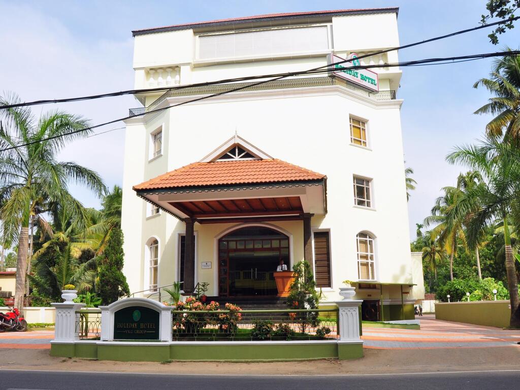 V K G Group Holiday Hotel — фото 1