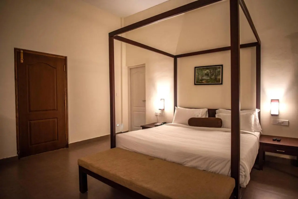 Велламундра: Abad Brookside Wayanad