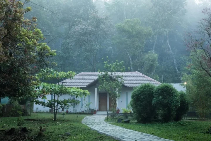 Велламундра: Abad Brookside Wayanad