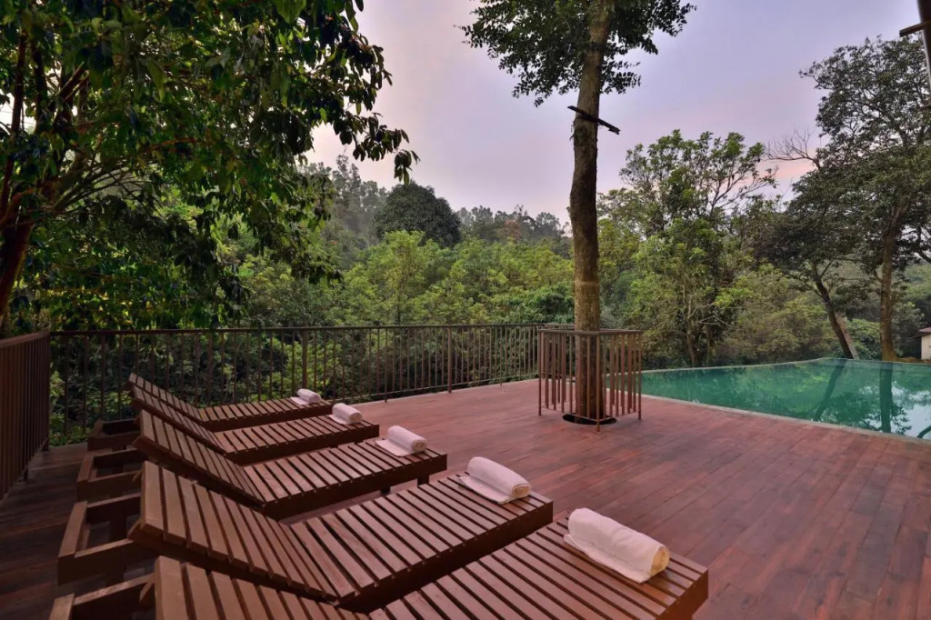 Велламундра: Abad Brookside Wayanad