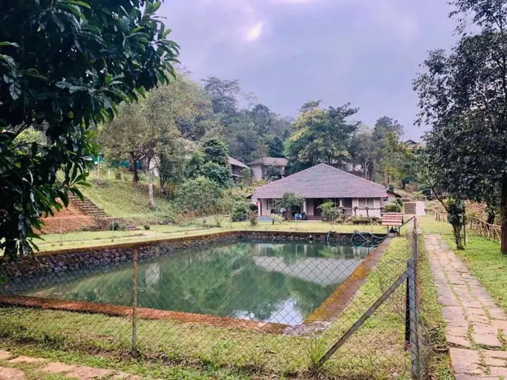 Велламундра: Abad Brookside Wayanad