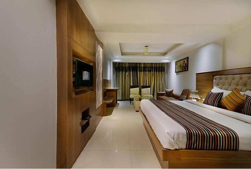 Алипур: Hotel Lotus Paradise