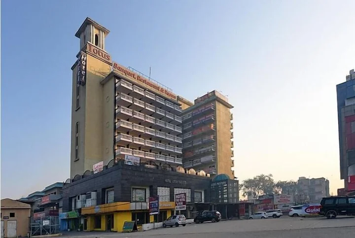 Алипур: Hotel Lotus Paradise