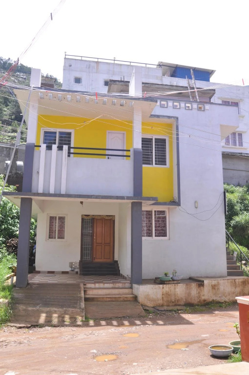 Ути: Hill Bird Homestay