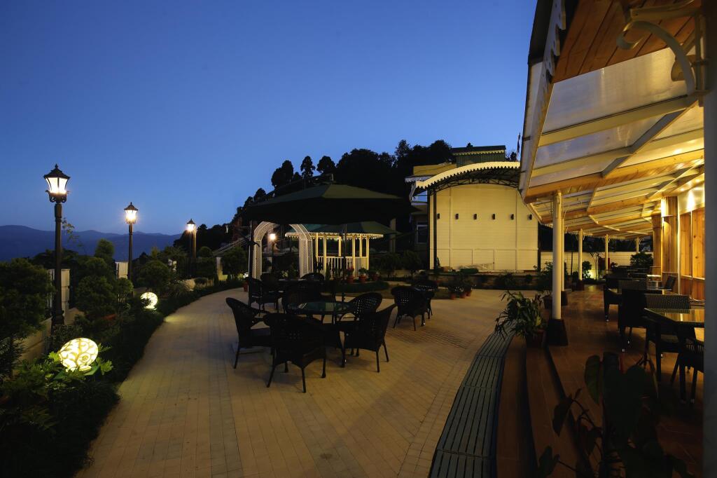 Дарджилинг: Crescent Resort