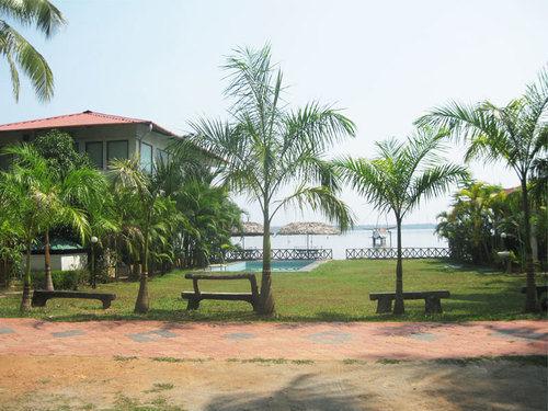 Куруппумтара: Lakesymphony Resort