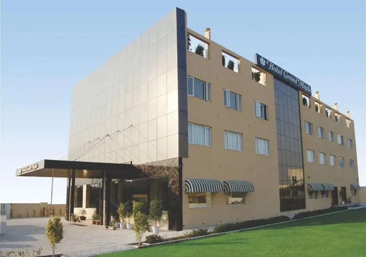 Джайпур: Hotel Grand Maple