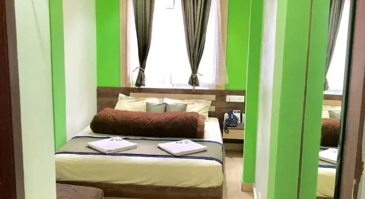 Ути: Hotel Landmark
