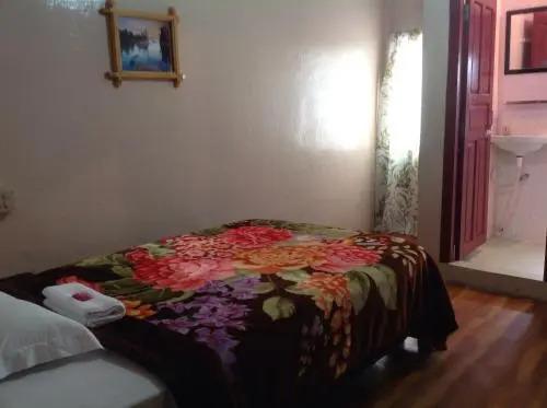 Шиллонг: Holly Lodge Guest House