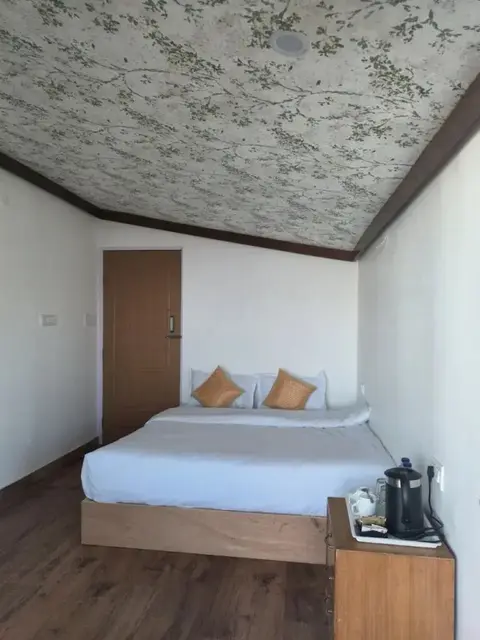 Массури: Saiva Hill Resort