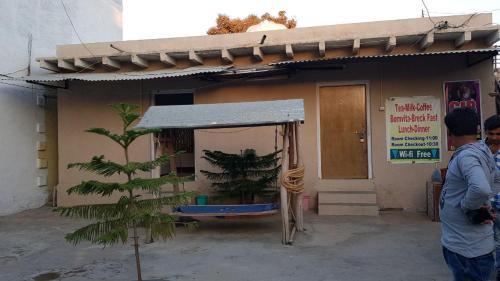 Сазан: Nitinbhai Home Stay