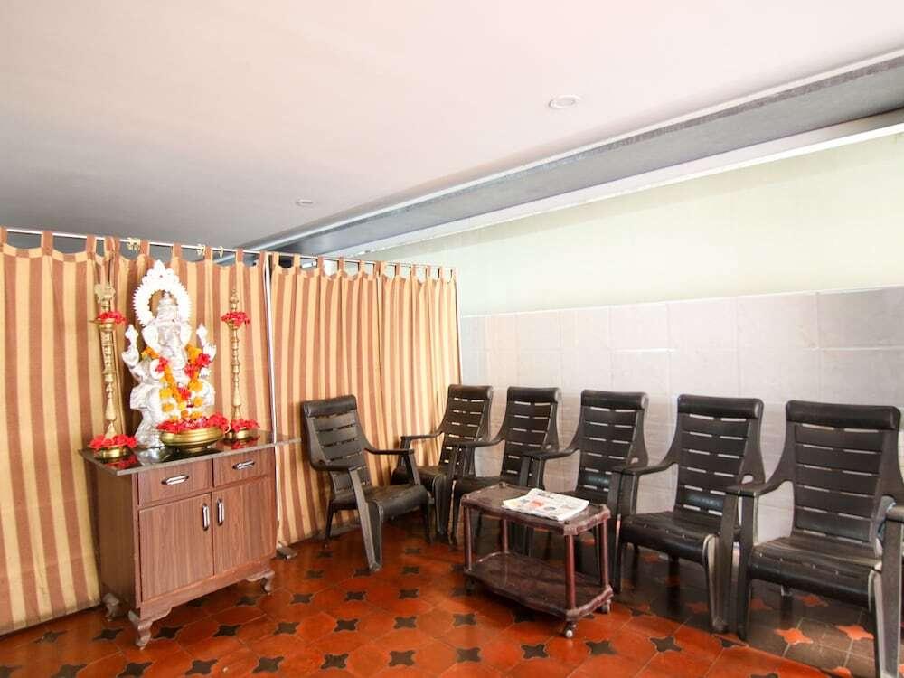 Висакхапатнам: OYO 10711 Hotel NSNR Residency