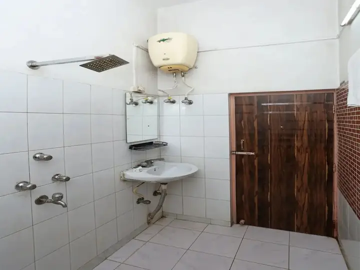 Колката: OYO 7742 The Hotel Marina