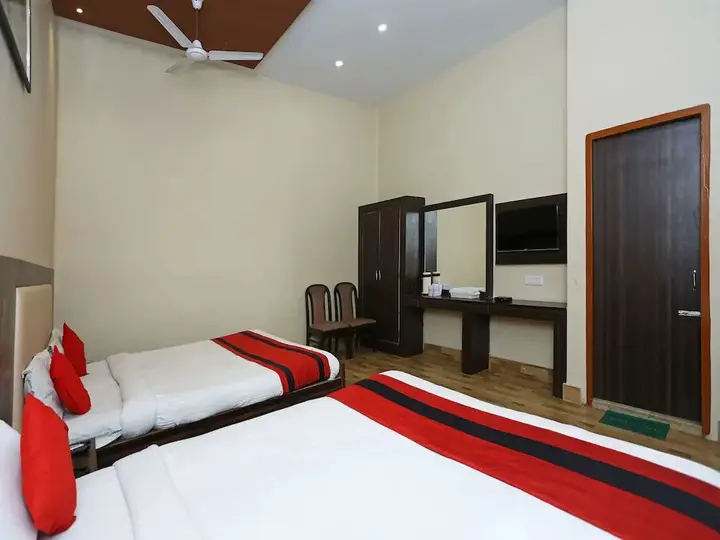 Колката: OYO 7742 The Hotel Marina