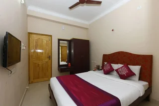 Пудучерри: Hotel Subadev