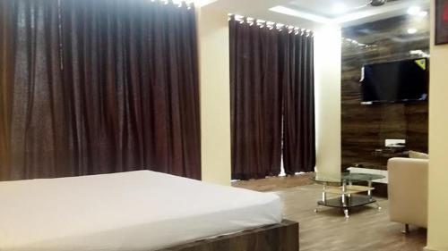 Дханбад: Hotel Crystal International