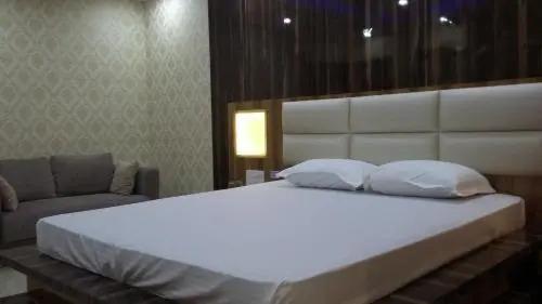 Дханбад: Hotel Crystal International