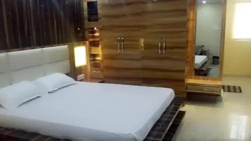 Дханбад: Hotel Crystal International