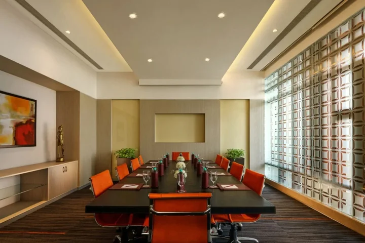 Нойда: Sandal Suites Op. by Lemon Tree Hotels