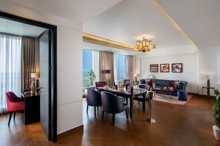 Нойда: Sandal Suites Op. by Lemon Tree Hotels