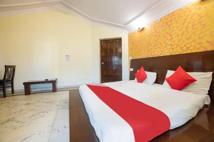 Дехрадун: Queens Pearl Inn